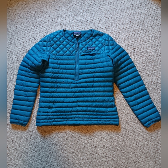 Patagonia AlpLight Down Pullover - Picture 2 of 14